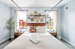 Dreamy 3BR Escape in South Philly | Sleeps 6 - Image 3