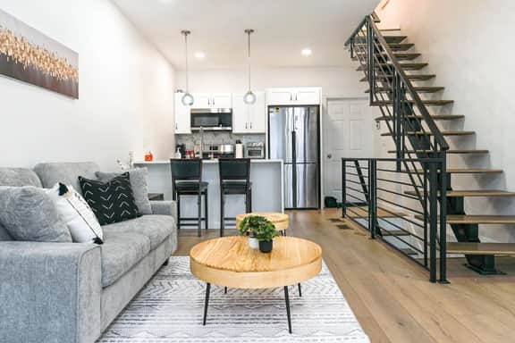 Neat, Quiet & Steps to Broad St | Room A