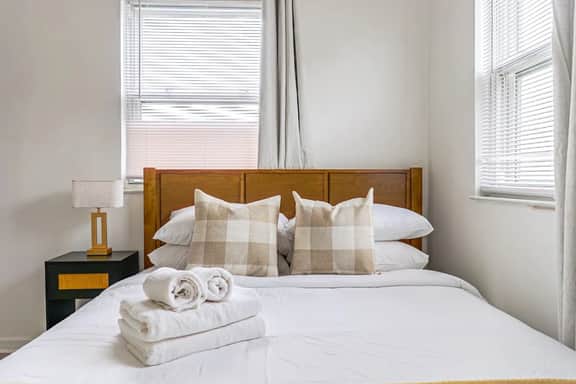 Private Bedroom near Temple U | Unit B - Image 3