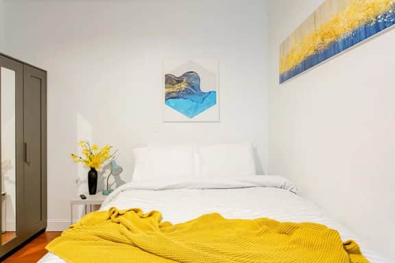Ramblei near University City | Studio - 2M