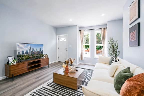 Dreamy 3BR Escape in South Philly | Sleeps 6 - Image 2