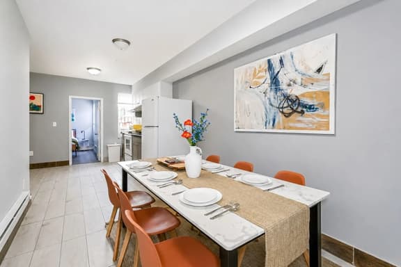 Lancaster Art Suite | 4BR near Drexel & Penn